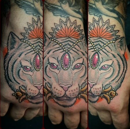 tattoos/ - Tiger Hand Piece - 99398